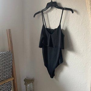 LA HEARTS Bodysuit ruffle black snaps xs modal